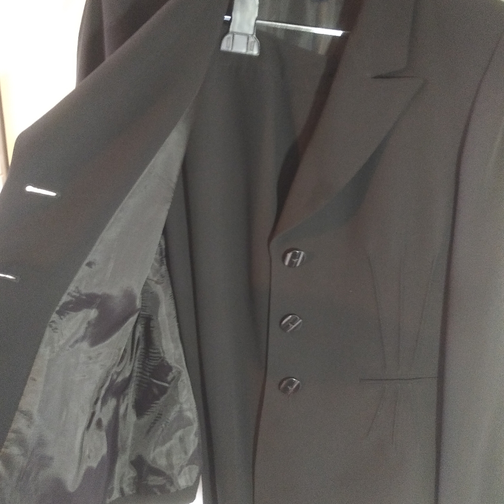 Evan Picone black pantsuit size 10